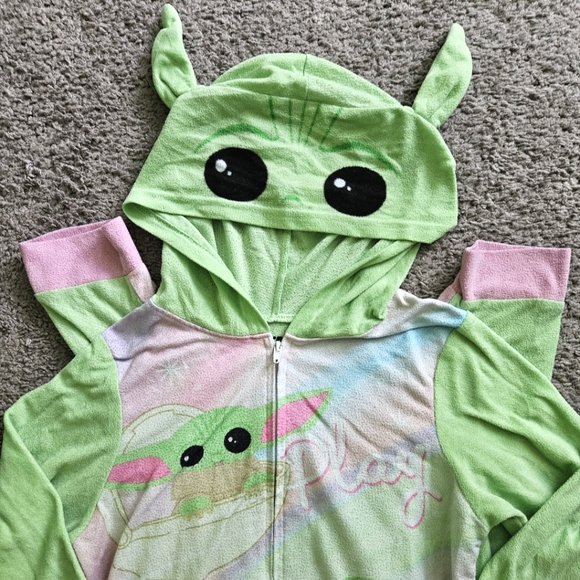 Star Wars Other - ⭐️4/$10-Star Wars Baby Yoda Pajama Onsie